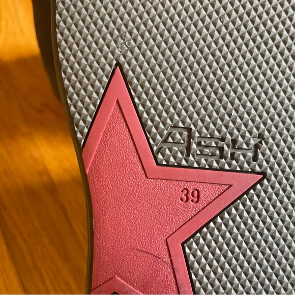 ASH waterproof offer booties with a 2” platform - Picture 5 of 5